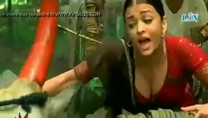 bollywood actress aishwaria rai huge boobs deep cleavage - XNXX.COM