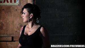 Brazzers - Eva ass fucked in a warehouse