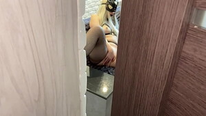 When I saw my neighbor masturbating, I couldn't fight back and fucked her by cumming in her pussy.POV