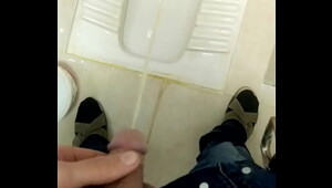 I made a video of me peeing in the toilet because I love pee movies and pee movies