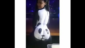 Panda twerk