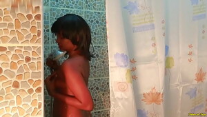 Hot Srilankan actress total nude bath total at http://shortearn.eu/TFEz5r