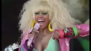 nicki minaj tit come out