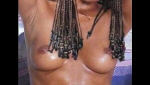 Mariah Carey, Alicia Keys & Tyra Banks Disrobed: http://ow.ly/SqHsN