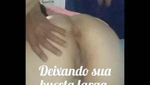 Goiâninha puta .. Júnior um jovem piçudo vai coloca seu cacete fazendo sua buceta ficar larga .ela gosta que a piça entra até às bola.. ele vai abrir as pernas dela.e deitar em cima de seu corpo nú. e empurr