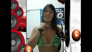 Johanna Maldonado shows her charms in a green bikini 480p (Video Only)