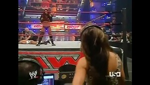 wwe raw 11 27 07 diva battle royal