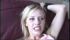 Horny small tits blonde canÃ¢â‚¬â„¢t get enough of a bi